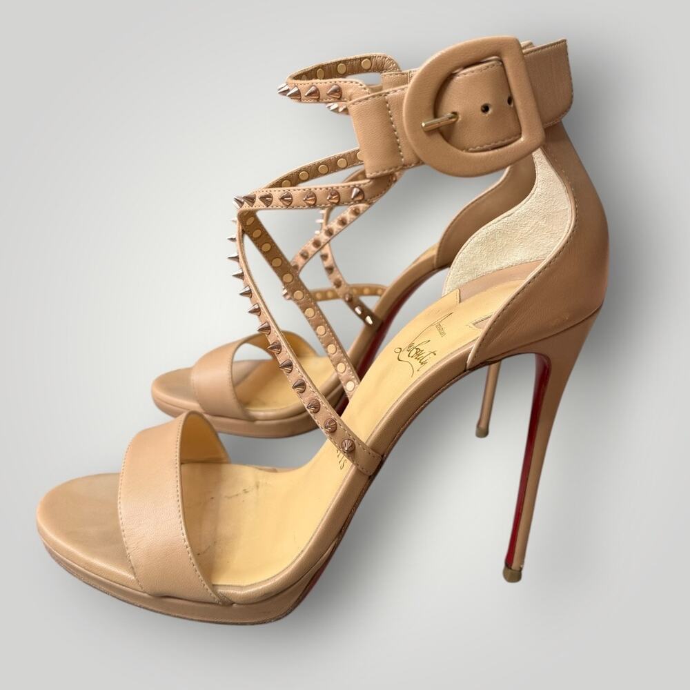 Christian Louboutin Beige Nude Leather Size 39 Heels